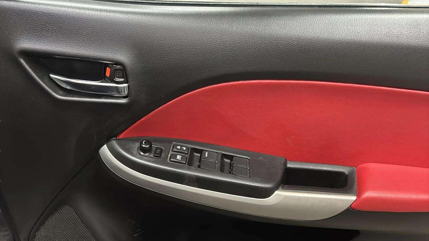 2017 Maruti Baleno DELTA CVT PETROL 1.2, Petrol, Automatic, 52,314 km, Driver Side Door Panels Control