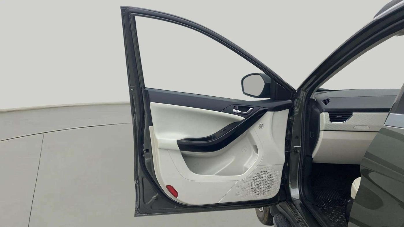 2023 Tata NEXON XZ PLUS LUXURY SUNROOF PETROL, Petrol, Manual, 26,848 km, LHS Front Door