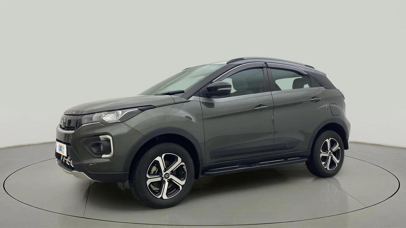 2023 Tata NEXON XZ PLUS LUXURY SUNROOF PETROL, Petrol, Manual, 26,848 km, Left Front Diagonal