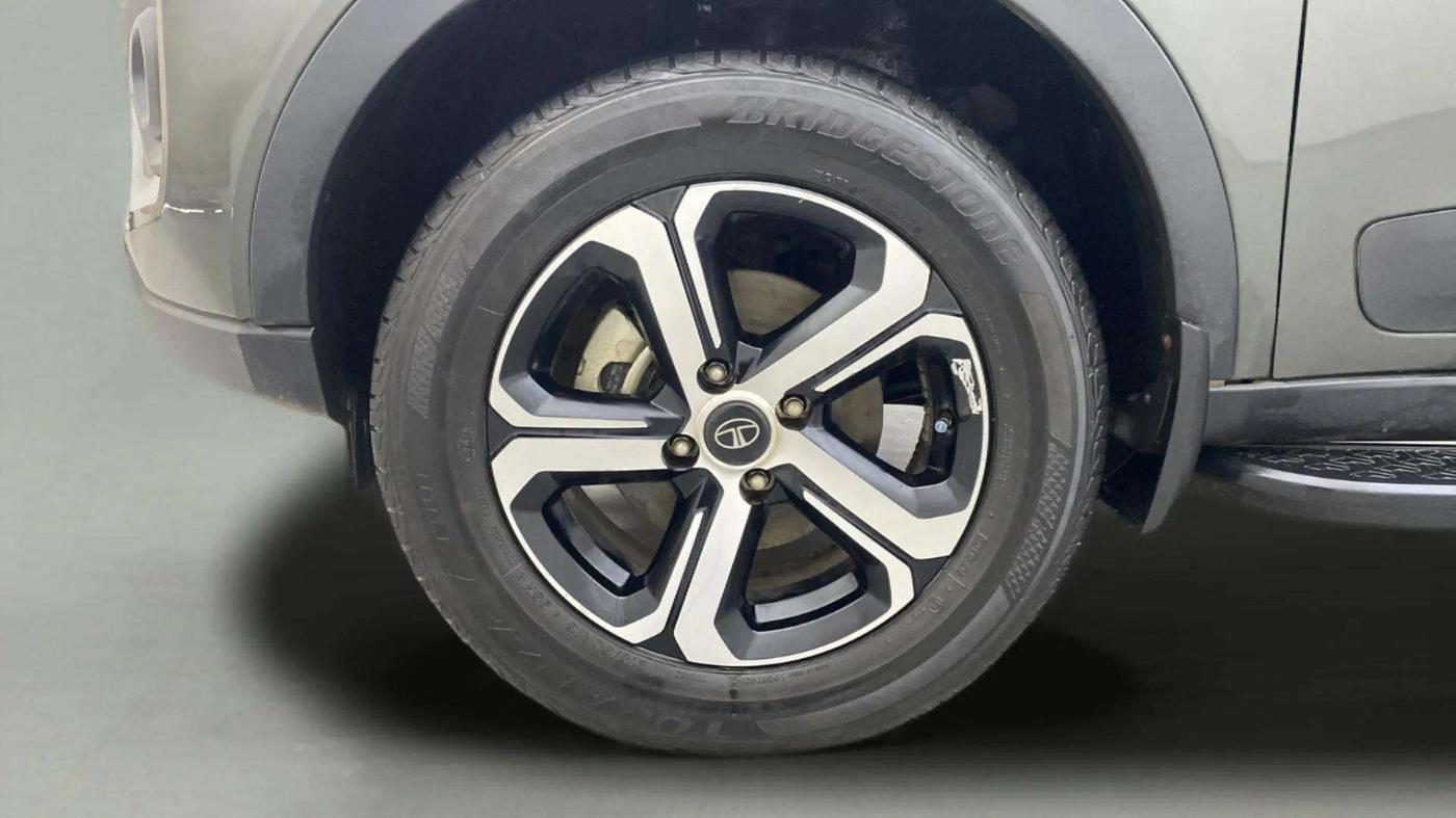 2023 Tata NEXON XZ PLUS LUXURY SUNROOF PETROL, Petrol, Manual, 26,848 km, Left Front Wheel