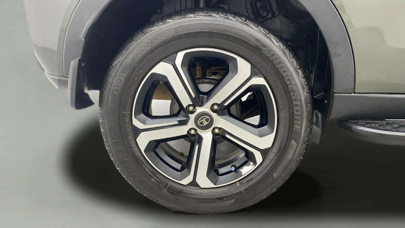 2023 Tata NEXON XZ PLUS LUXURY SUNROOF PETROL, Petrol, Manual, 26,848 km, Right Rear Wheel