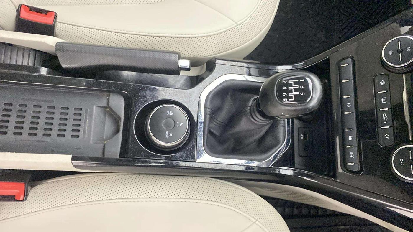 2023 Tata NEXON XZ PLUS LUXURY SUNROOF PETROL, Petrol, Manual, 26,848 km, Gear Lever