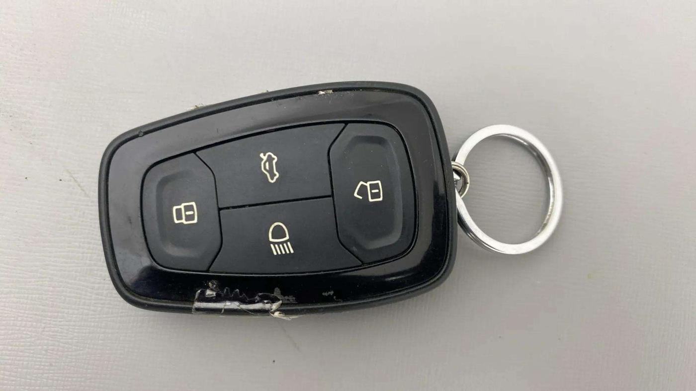 2023 Tata NEXON XZ PLUS LUXURY SUNROOF PETROL, Petrol, Manual, 26,848 km, Key Close Up