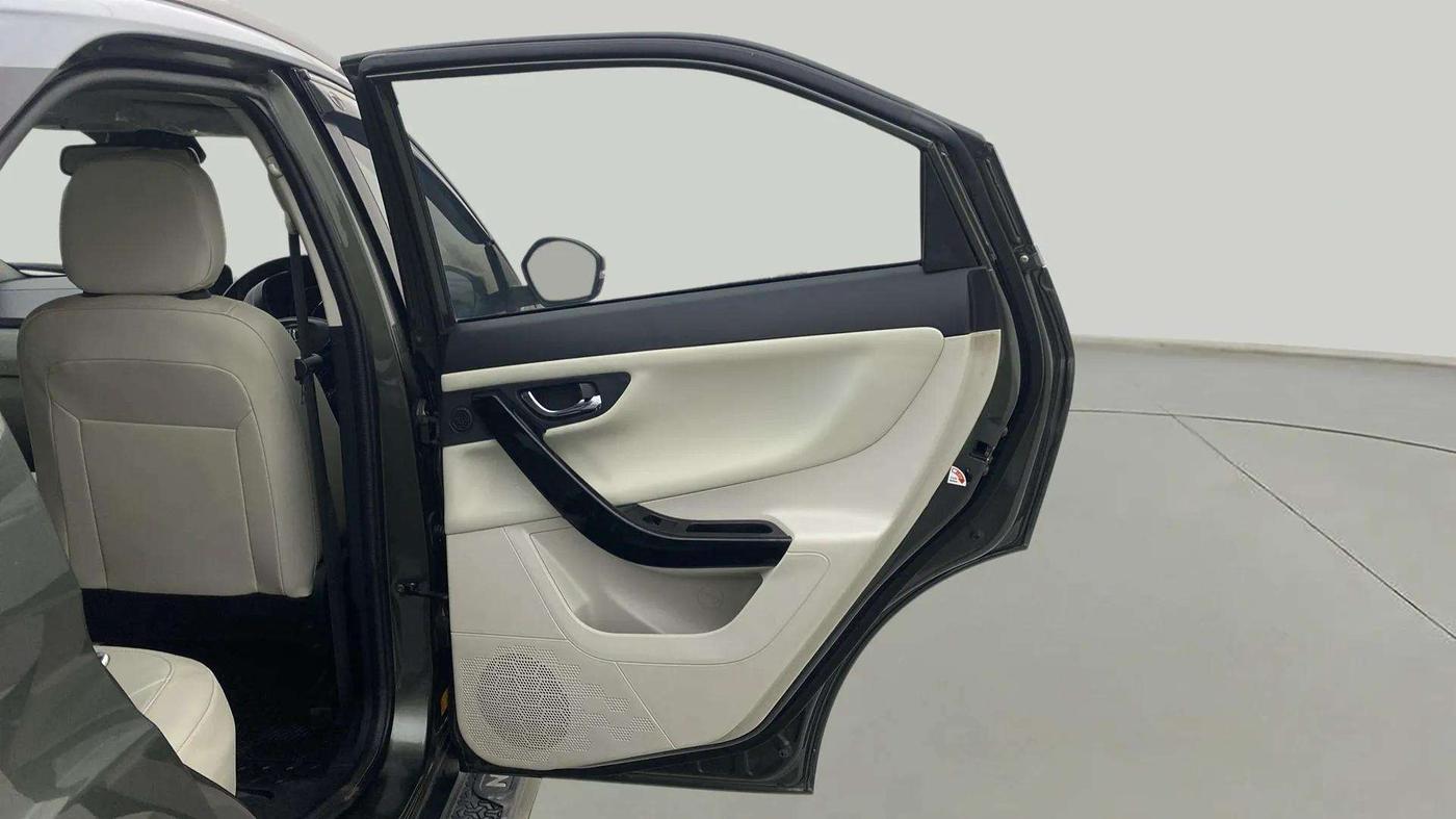 2023 Tata NEXON XZ PLUS LUXURY SUNROOF PETROL, Petrol, Manual, 26,848 km, RHS Rear Door