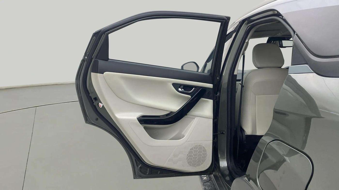 2023 Tata NEXON XZ PLUS LUXURY SUNROOF PETROL, Petrol, Manual, 26,848 km, LHS Rear Door