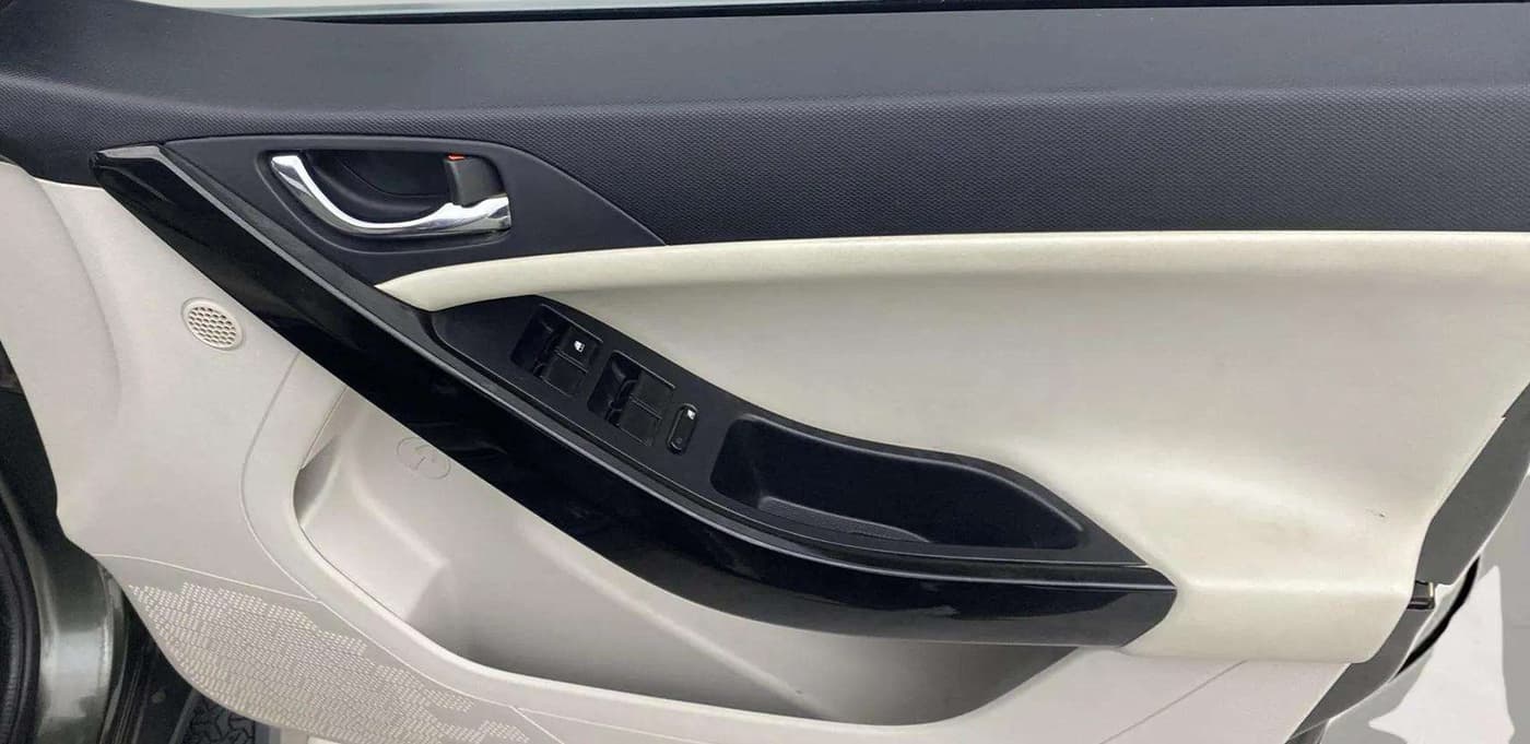 2023 Tata NEXON XZ PLUS LUXURY SUNROOF PETROL, Petrol, Manual, 26,848 km, Driver Side Door Panels Control