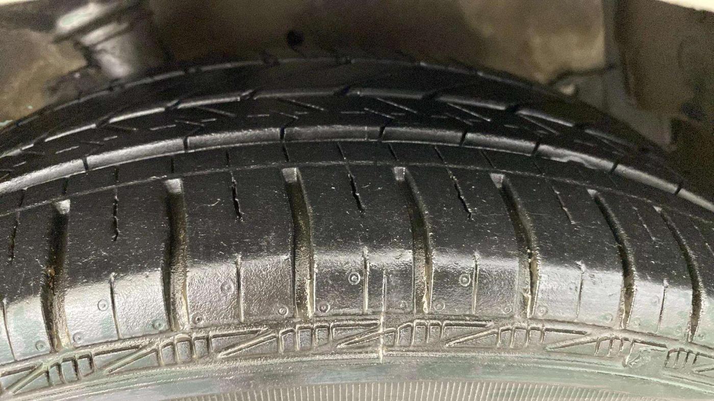 2015 Maruti Celerio ZXI AMT, Petrol, Automatic, 73,826 km, Right Rear Tyre Tread