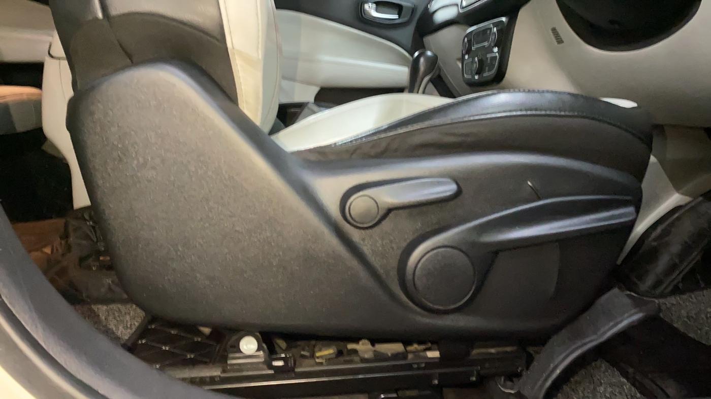 2018 Jeep Compass LIMITED 1.4 PETROL AT, Petrol, Automatic, 55,204 km, Driver Side Adjustment Panel