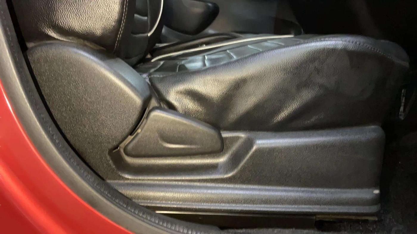 2019 Renault Kwid RXT 1.0 AMT (O), Petrol, Automatic, 18,486 km, Driver Side Adjustment Panel