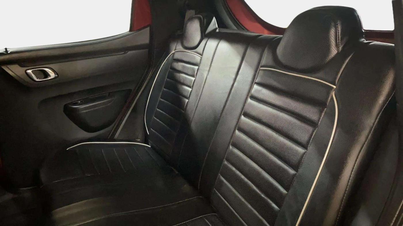 2019 Renault Kwid RXT 1.0 AMT (O), Petrol, Automatic, 18,486 km, Right Side Rear Door Cabin