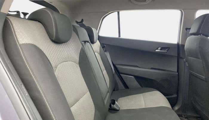 2016 Hyundai Creta SX PLUS 1.6 PETROL, Petrol, Manual, 74,111 km, Right Side Rear Door Cabin