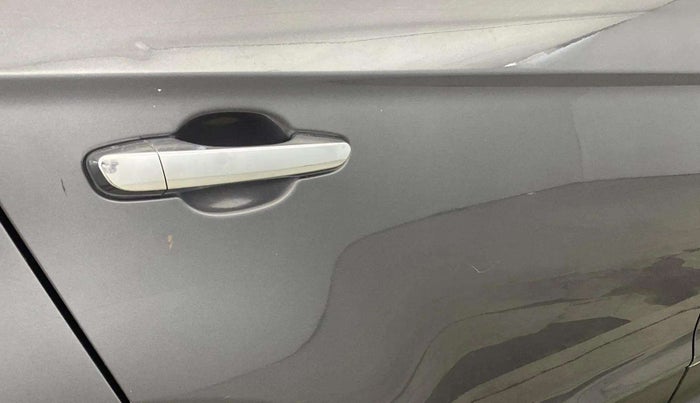 2016 Hyundai Creta SX PLUS 1.6 PETROL, Petrol, Manual, 74,111 km, Right rear door - Slightly dented