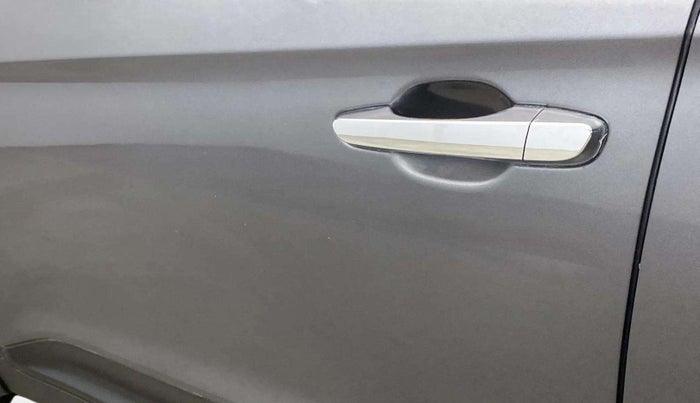2016 Hyundai Creta SX PLUS 1.6 PETROL, Petrol, Manual, 74,111 km, Front passenger door - Minor scratches
