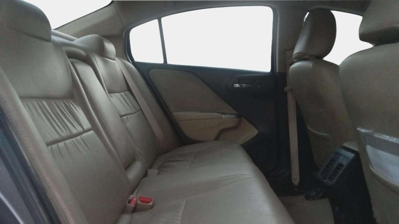 2016 Honda City 1.5L I-DTEC V, Diesel, Manual, 60,946 km, Right Side Rear Door Cabin