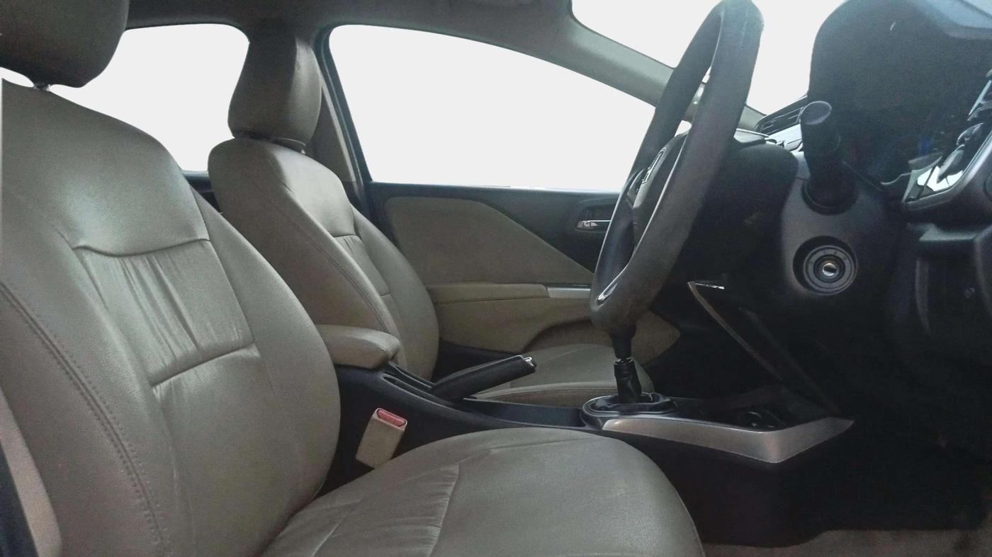 2016 Honda City 1.5L I-DTEC V, Diesel, Manual, 60,946 km, Right Side Front Door Cabin