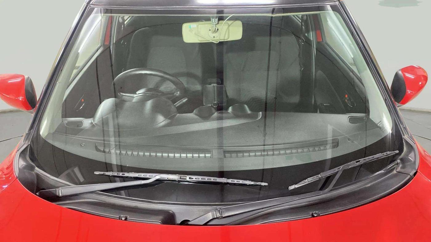 2018 Maruti Swift VXI AMT, Petrol, Automatic, 35,578 km, Front Windshield