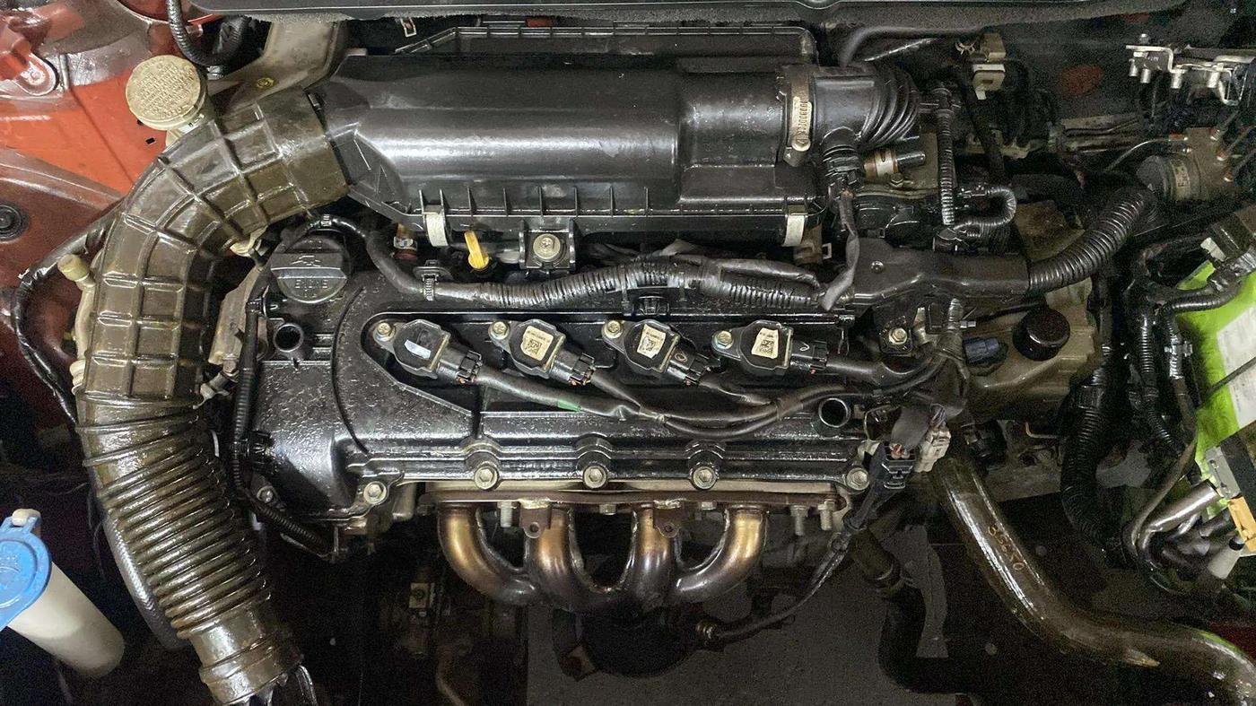 2018 Maruti Swift VXI AMT, Petrol, Automatic, 35,578 km, Engine View