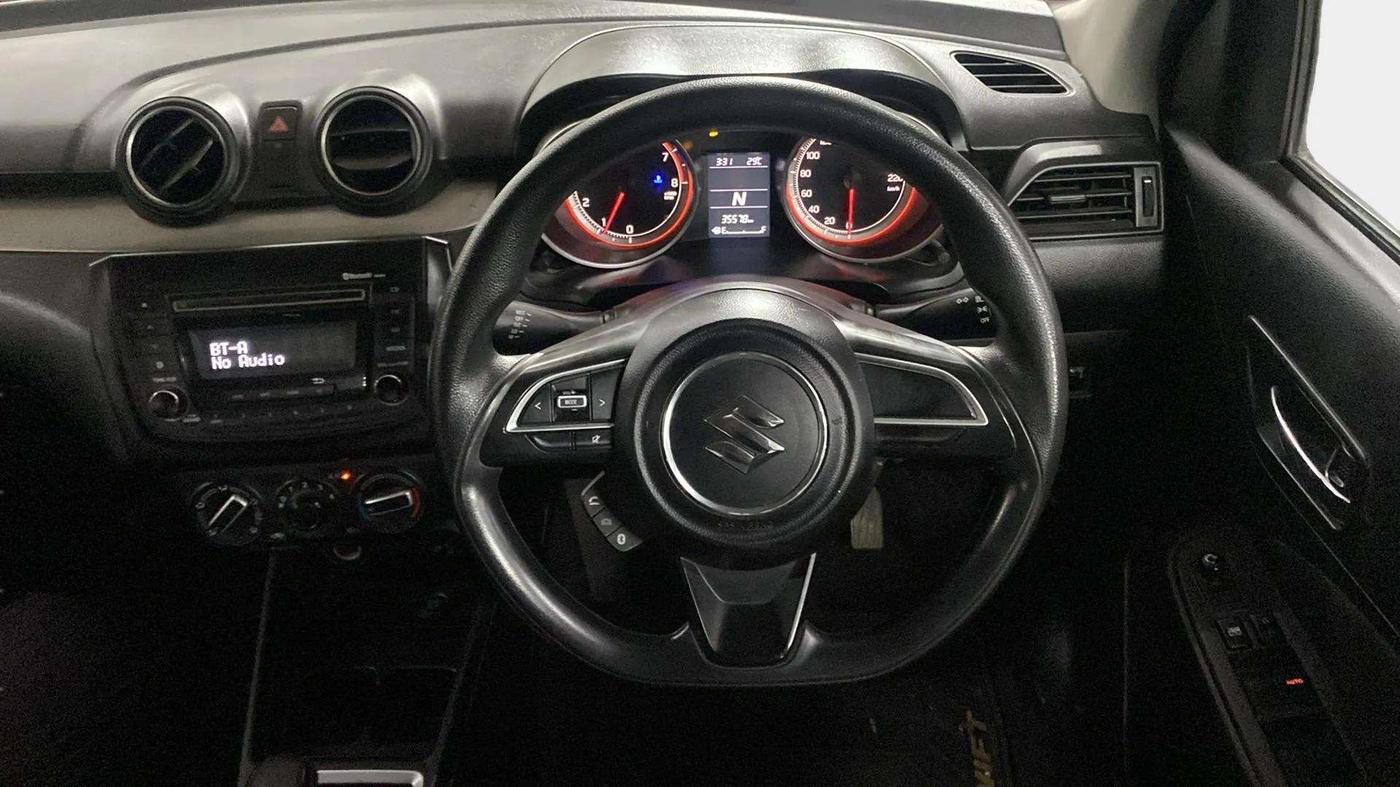 2018 Maruti Swift VXI AMT, Petrol, Automatic, 35,578 km, Steering Wheel Close Up