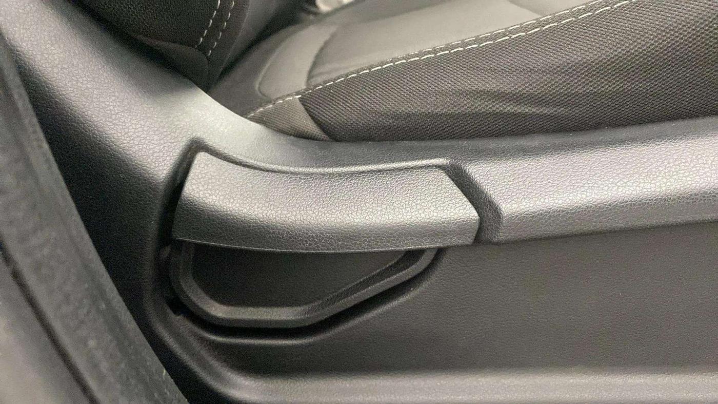 2022 Hyundai VENUE S 1.2, Petrol, Manual, 18,196 km, Driver Side Adjustment Panel