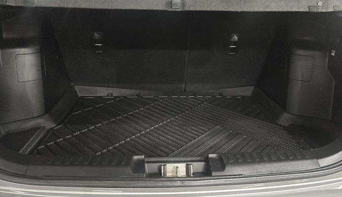 2021 Toyota URBAN CRUISER PREMIUM GRADE MT, Petrol, Manual, 16,664 km, Boot Inside