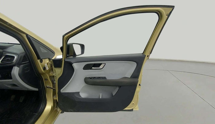 2020 Tata ALTROZ XZ PETROL, Petrol, Manual, 30,861 km, RHS Front Door