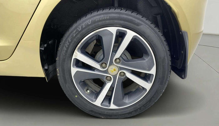 2020 Tata ALTROZ XZ PETROL, Petrol, Manual, 30,861 km, Left Rear Wheel
