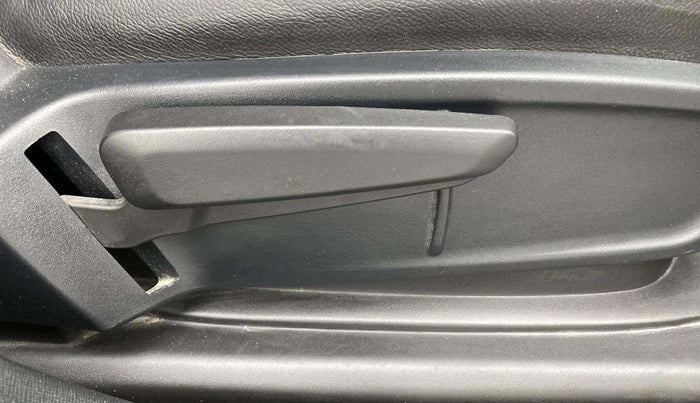 2020 Tata ALTROZ XZ PETROL, Petrol, Manual, 30,861 km, Driver Side Adjustment Panel
