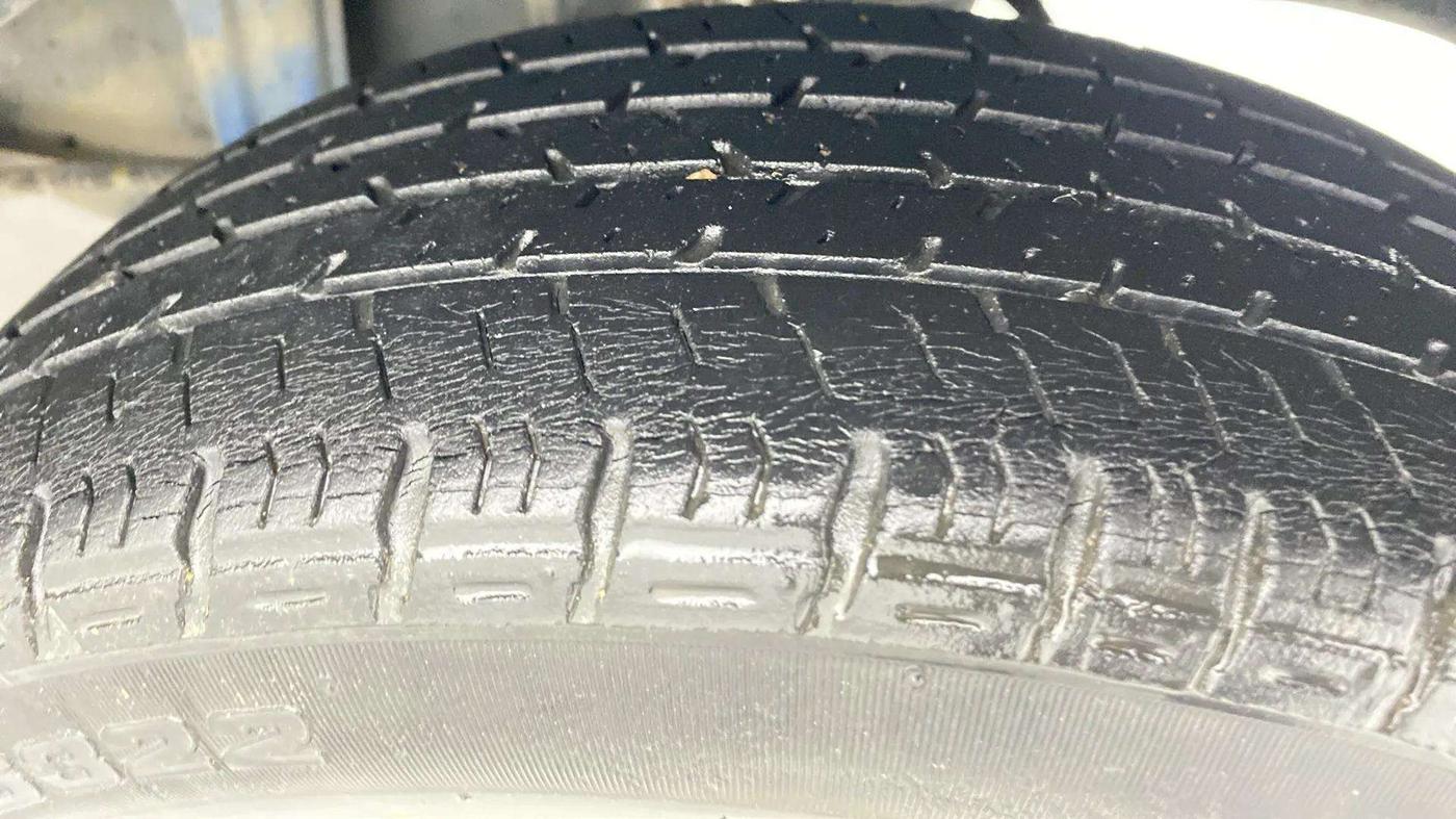 2015 Maruti Alto K10 VXI AMT, Petrol, Automatic, 52,060 km, Left Rear Tyre Tread
