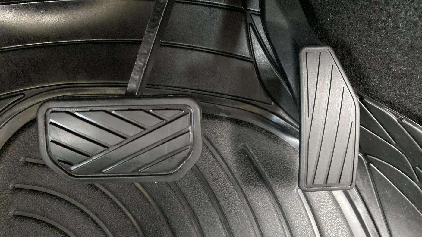 2017 Maruti IGNIS ZETA 1.2 AMT, Petrol, Automatic, 19,750 km, Pedals