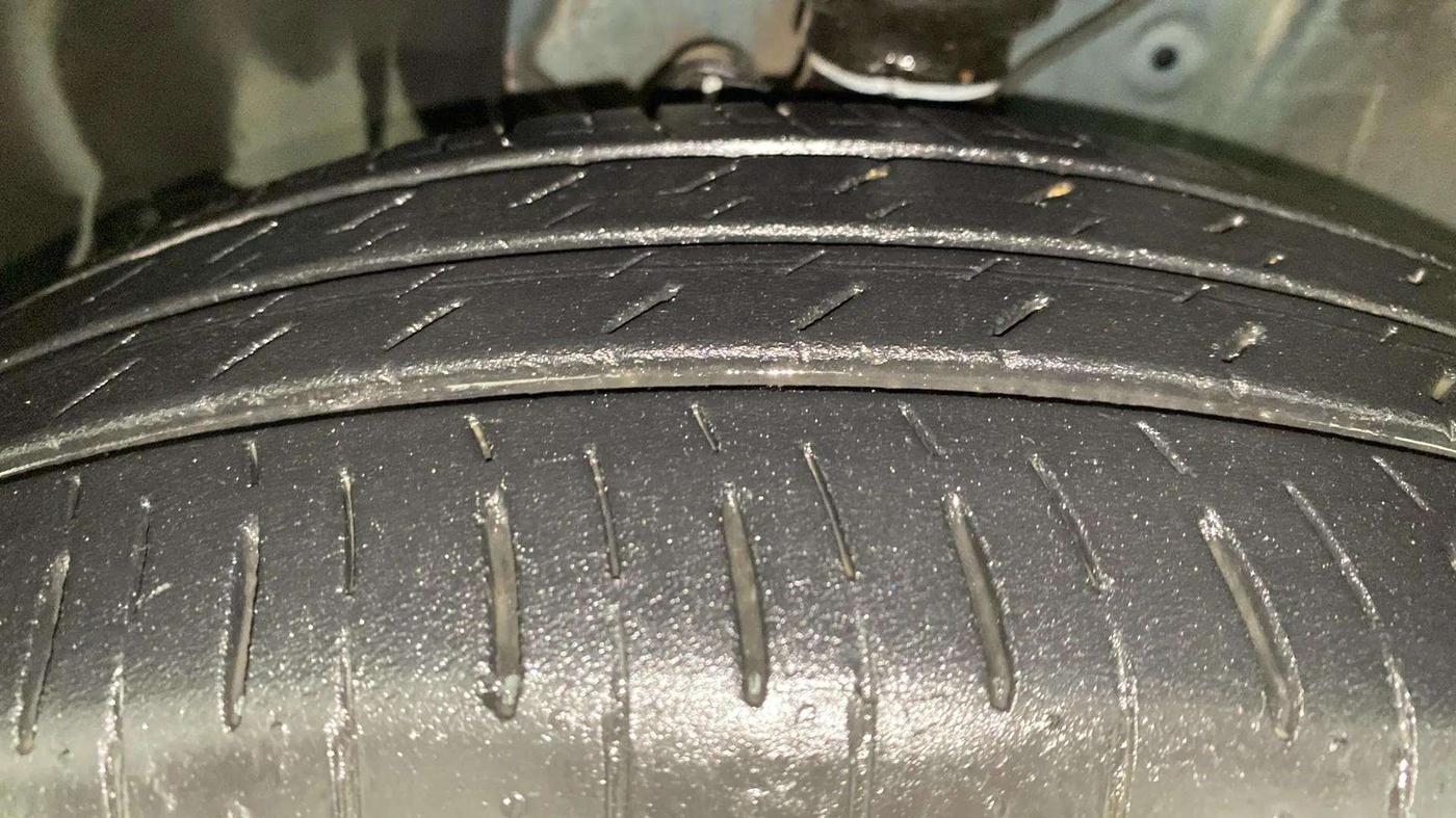 2017 Maruti IGNIS ZETA 1.2 AMT, Petrol, Automatic, 19,750 km, Left Front Tyre Tread