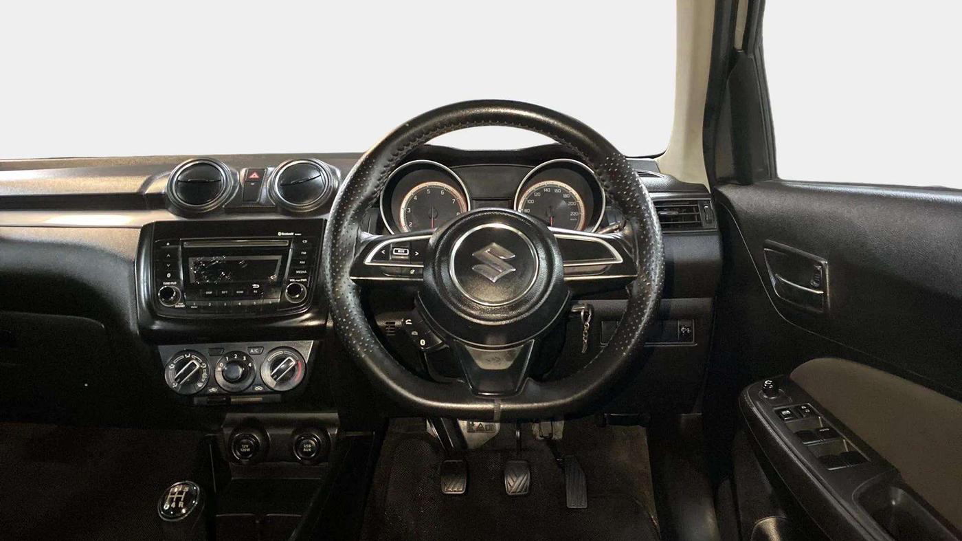 2021 Maruti Swift VXI, Petrol, Manual, 26,905 km, Steering Wheel Close Up