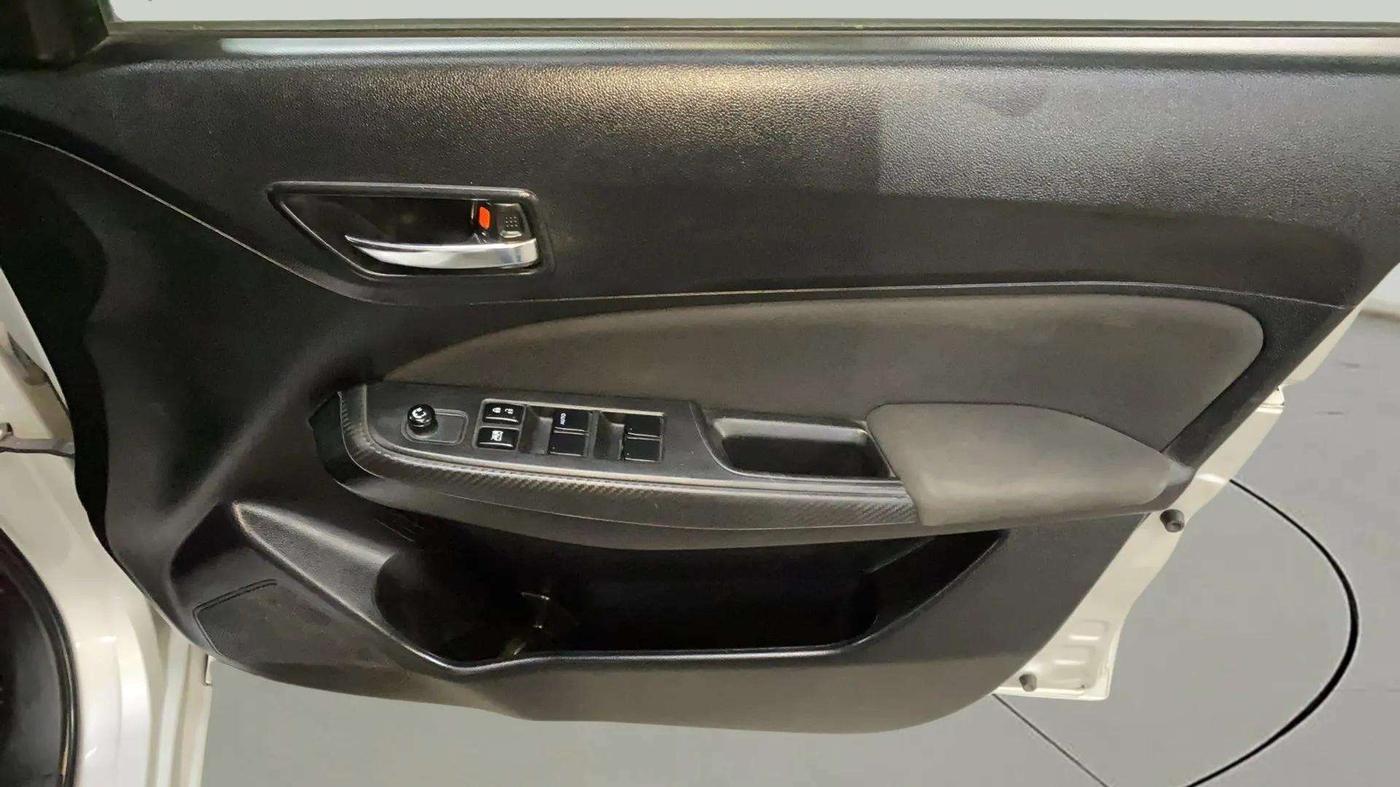 2021 Maruti Swift VXI, Petrol, Manual, 26,905 km, Driver Side Door Panels Control