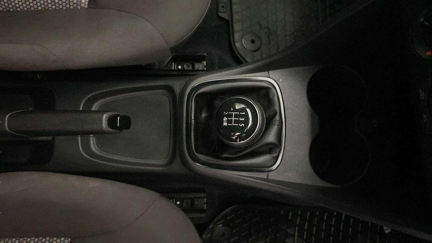 2019 Volkswagen Ameo COMFORTLINE 1.0L, Petrol, Manual, 47,473 km, Gear Lever