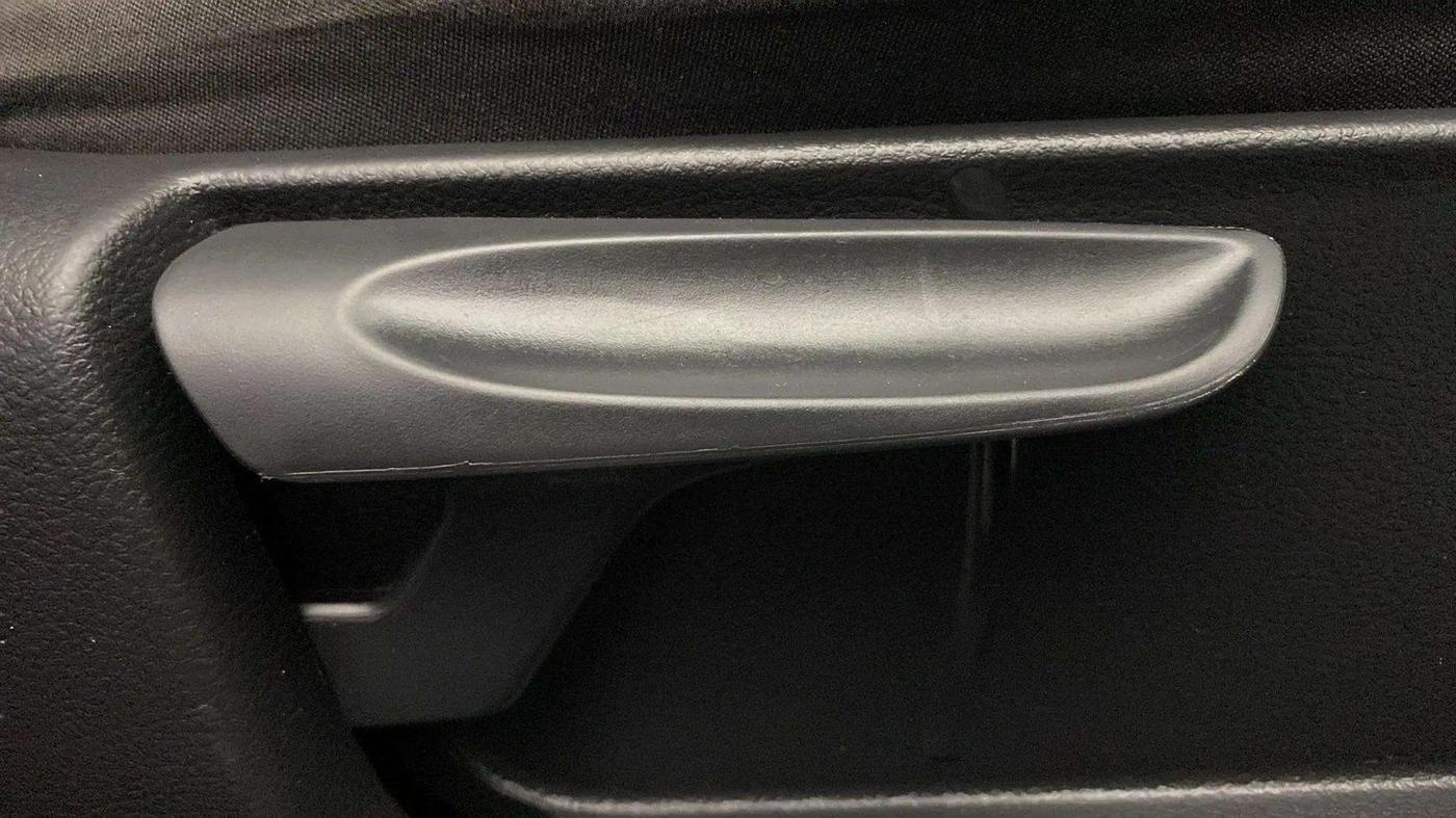2019 Volkswagen Ameo COMFORTLINE 1.0L, Petrol, Manual, 47,473 km, Driver Side Adjustment Panel