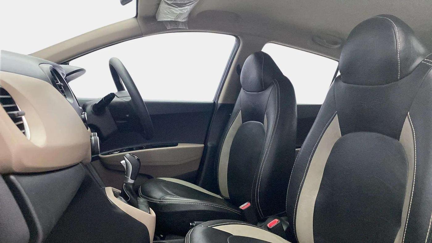 2018 Hyundai Grand i10 SPORTZ AT 1.2 KAPPA VTVT, Petrol, Automatic, 32,373 km, Right Side Front Door Cabin