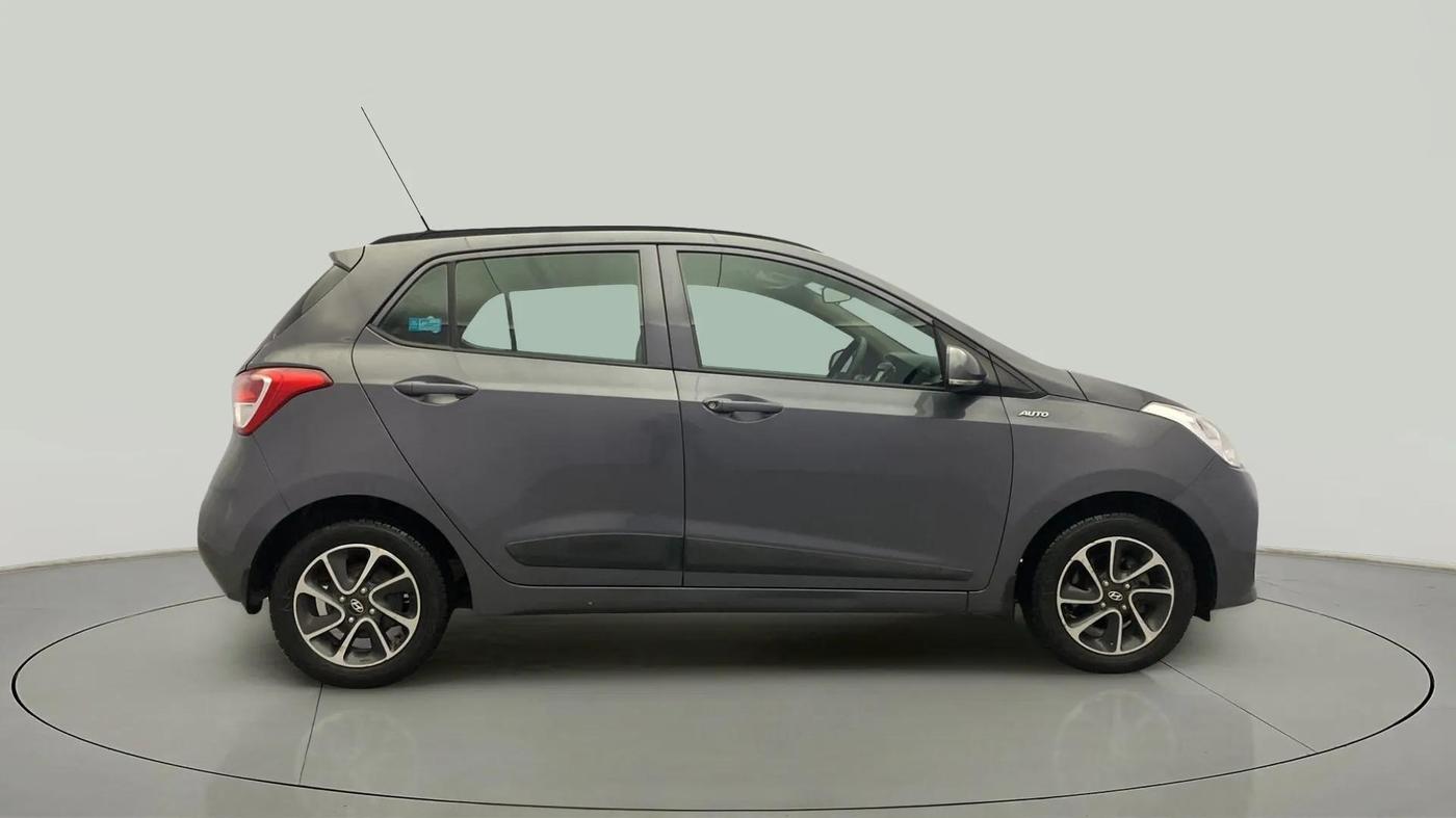 2018 Hyundai Grand i10 SPORTZ AT 1.2 KAPPA VTVT, Petrol, Automatic, 32,373 km, Right Side View