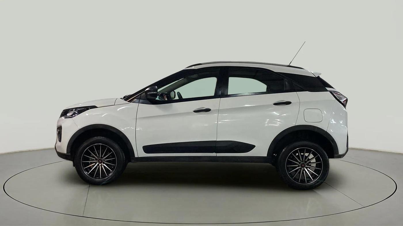 2023 Tata NEXON XMA SUNROOF PETROL, Petrol, Automatic, 36,613 km, Left Side