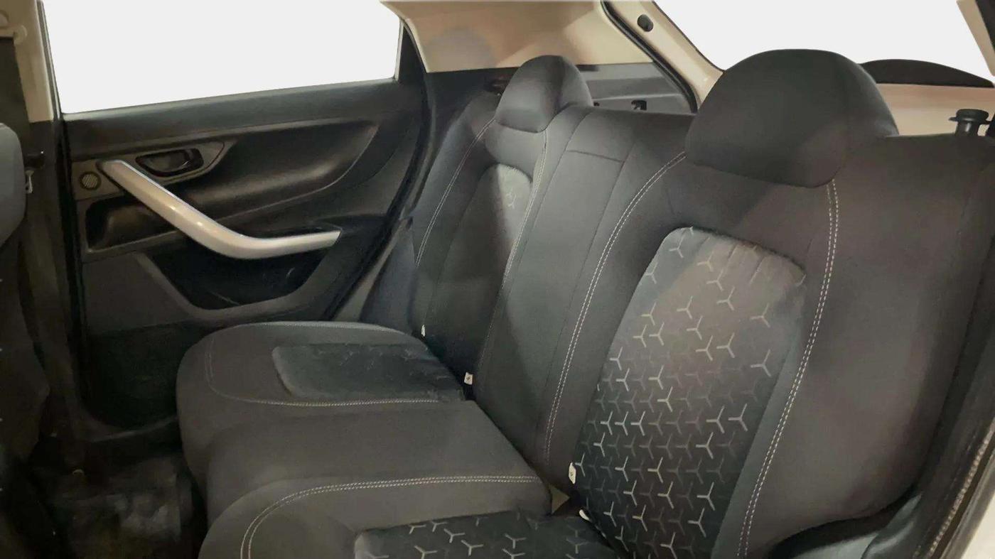 2023 Tata NEXON XMA SUNROOF PETROL, Petrol, Automatic, 36,613 km, Right Side Rear Door Cabin