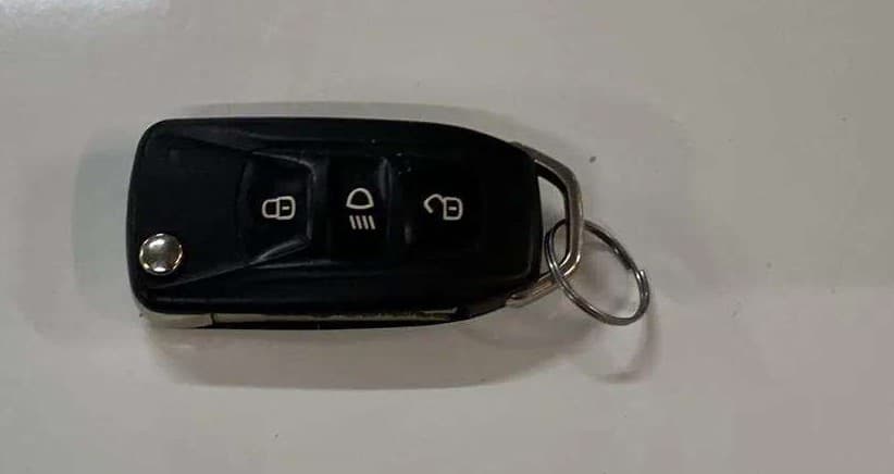 2023 Tata NEXON XMA SUNROOF PETROL, Petrol, Automatic, 36,613 km, Key Close Up