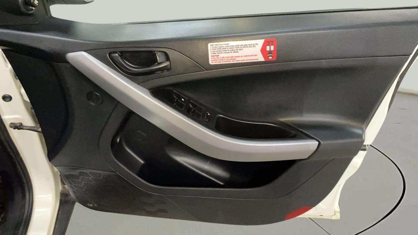 2023 Tata NEXON XMA SUNROOF PETROL, Petrol, Automatic, 36,613 km, Driver Side Door Panels Control