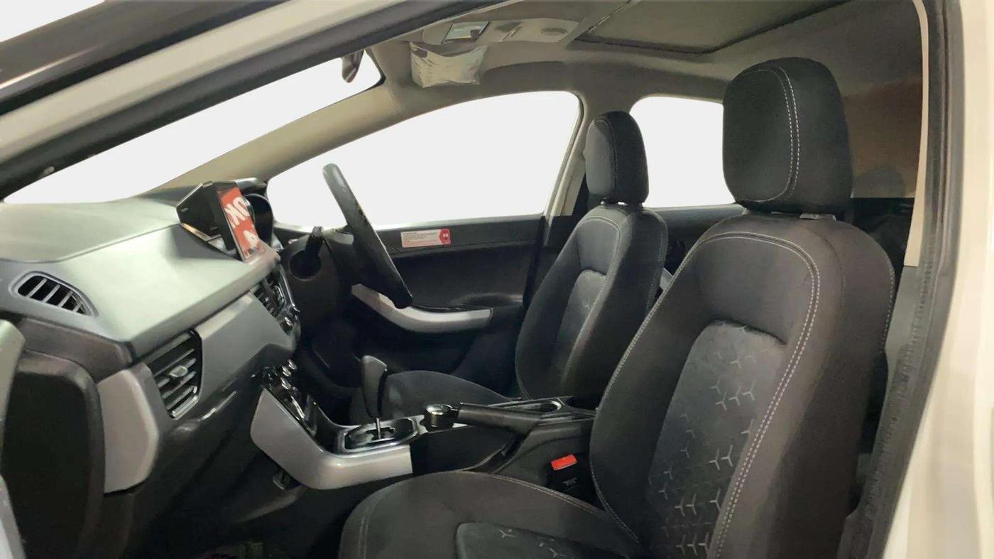 2023 Tata NEXON XMA SUNROOF PETROL, Petrol, Automatic, 36,613 km, Right Side Front Door Cabin