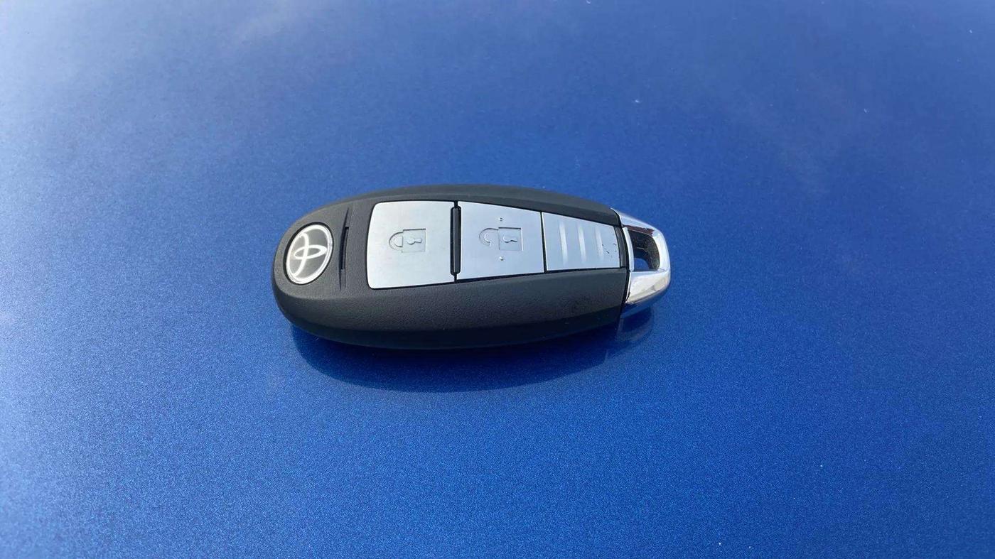 2021 Toyota URBAN CRUISER PREMIUM GRADE MT DUAL TONE, Petrol, Manual, 26,616 km, Key Close Up