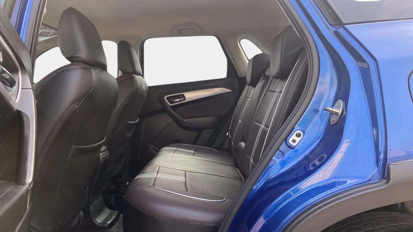 2021 Toyota URBAN CRUISER PREMIUM GRADE MT DUAL TONE, Petrol, Manual, 26,616 km, Right Side Rear Door Cabin