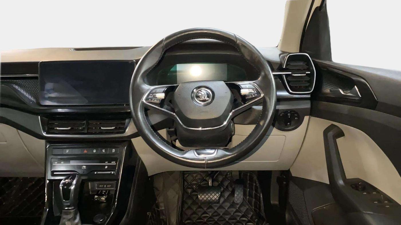 2022 Skoda KUSHAQ STYLE 1.0L TSI AT, Petrol, Automatic, 50,810 km, Steering Wheel Close Up