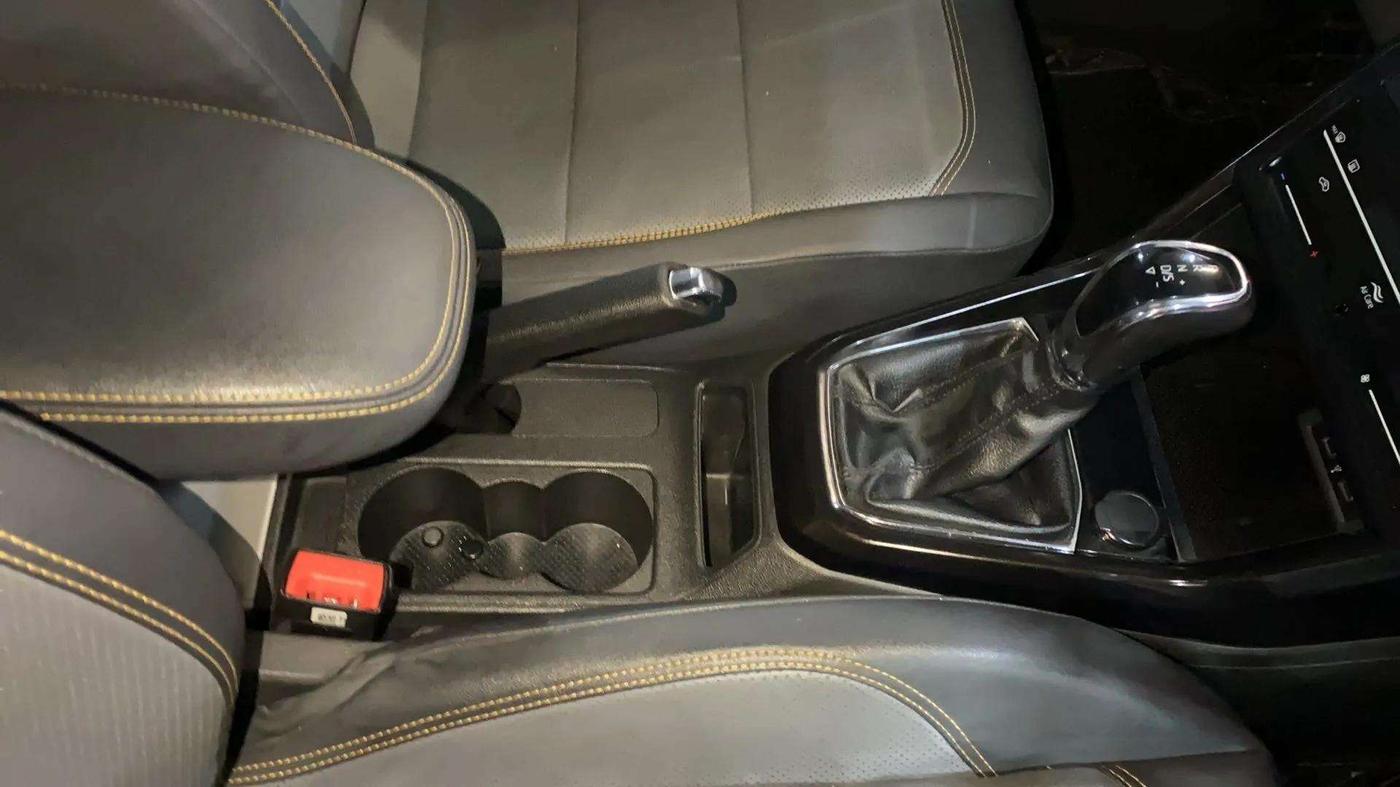 2022 Skoda KUSHAQ STYLE 1.0L TSI AT, Petrol, Automatic, 50,810 km, Gear Lever