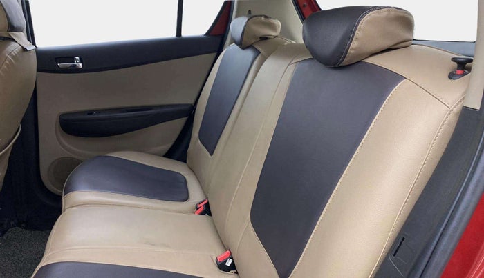 2014 Hyundai i20 SPORTZ 1.4 CRDI, Diesel, Manual, 86,978 km, Right Side Rear Door Cabin