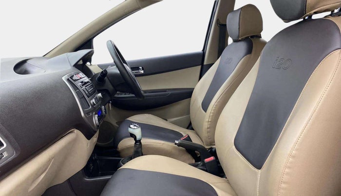 2014 Hyundai i20 SPORTZ 1.4 CRDI, Diesel, Manual, 86,978 km, Right Side Front Door Cabin