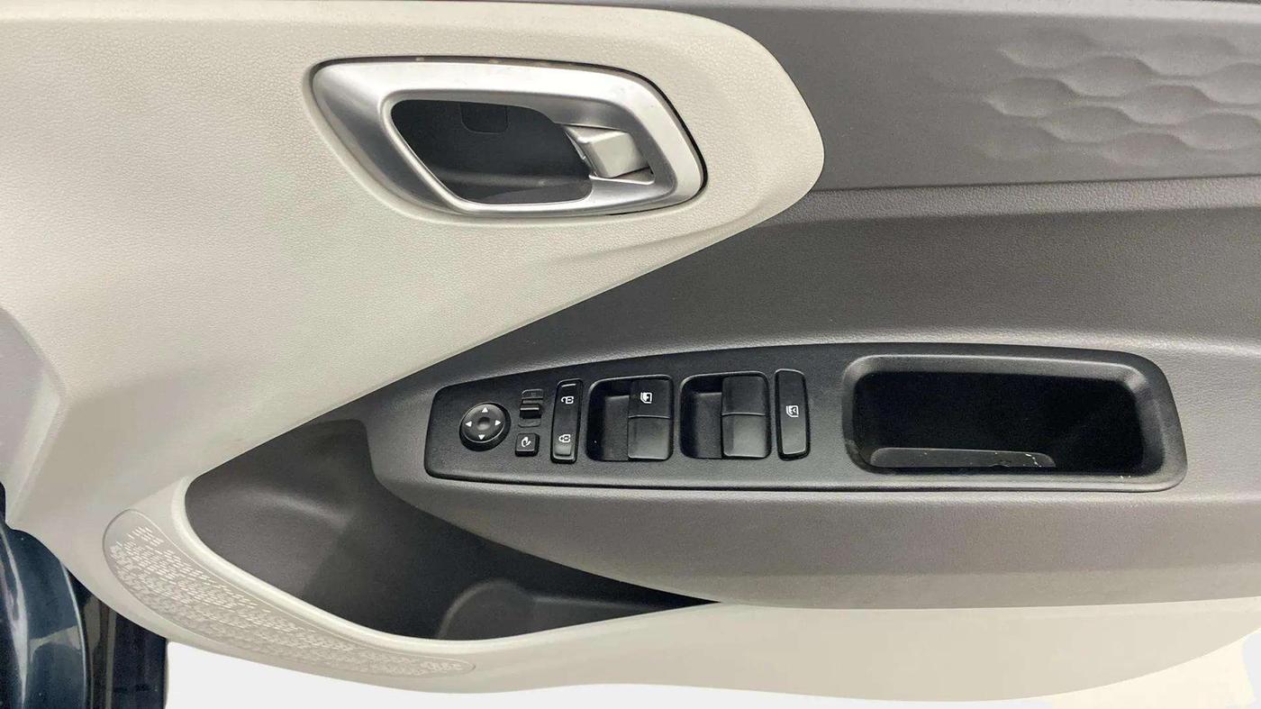 2021 Hyundai GRAND I10 NIOS SPORTZ 1.2 KAPPA VTVT, Petrol, Manual, 35,718 km, Driver Side Door Panels Control