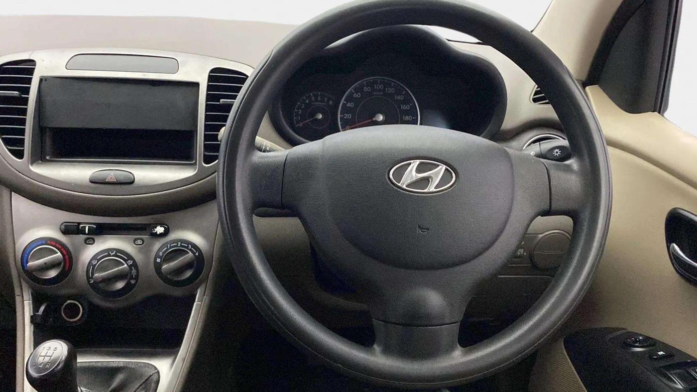 2013 Hyundai i10 MAGNA 1.2, Petrol, Manual, 84,631 km, Steering Wheel Close Up