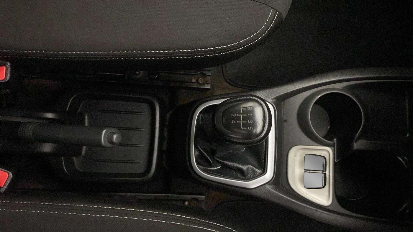 2018 Datsun Redi Go T(O) 1.0L LIMITED EDITION, Petrol, Manual, 60,921 km, Gear Lever